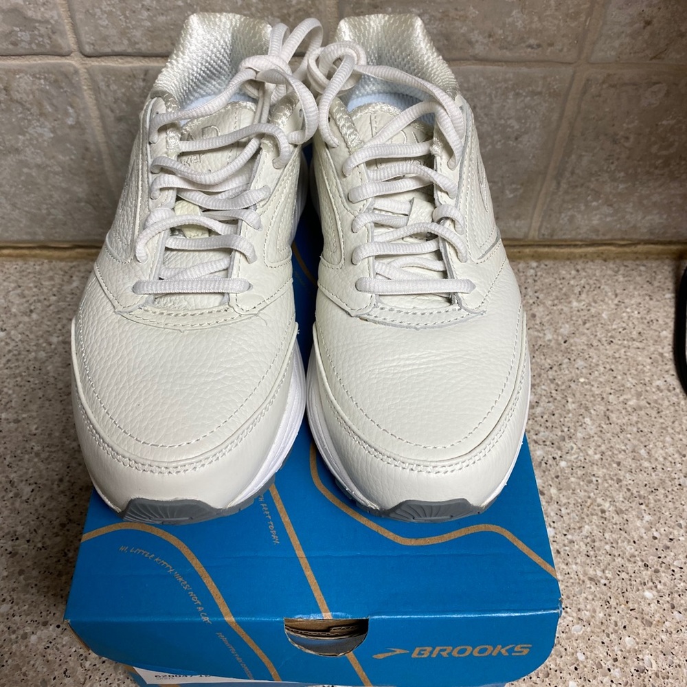Brooks running shoes dyad walker womens